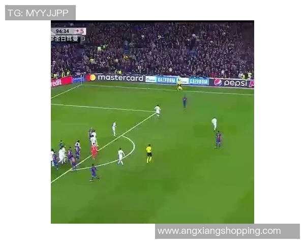 足球球星秀场:赛场内外的魅力风采与竞技对决尽在其中