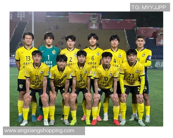 退役足球明星的传奇人生与赛场之外的精彩故事